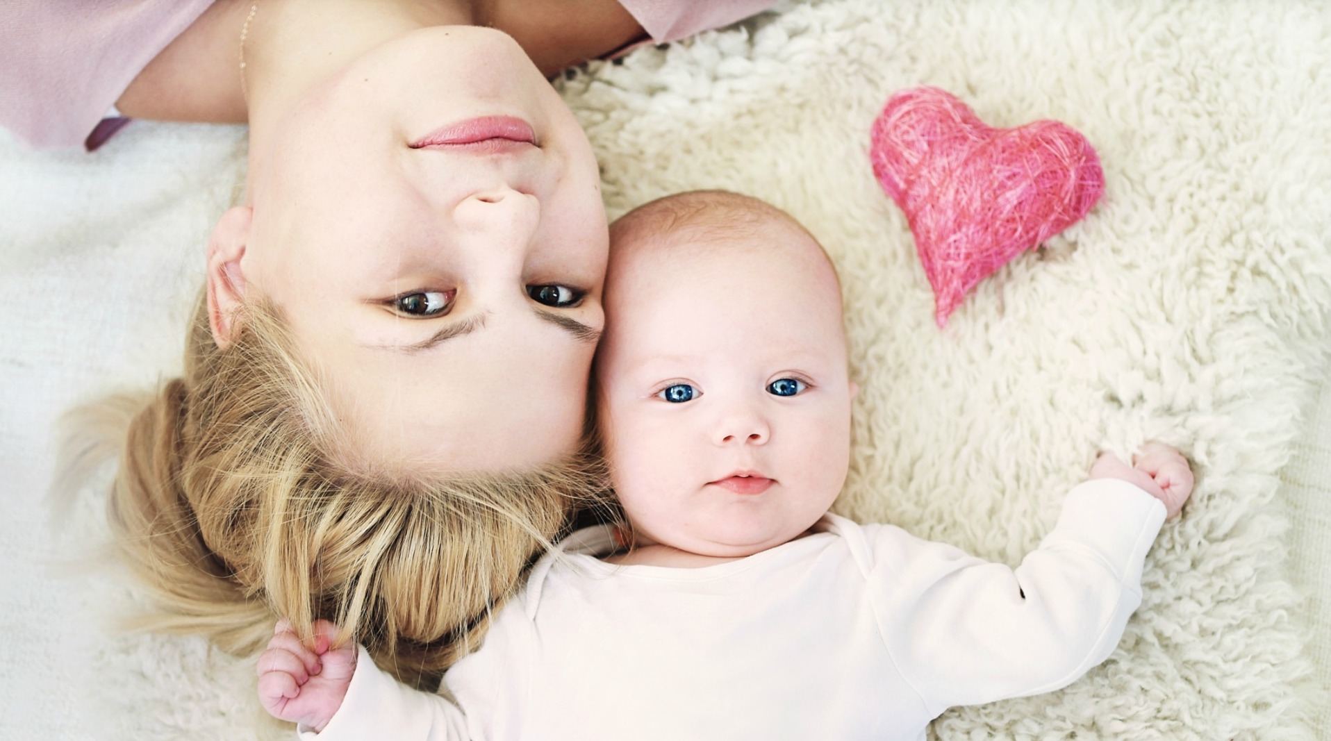 Первое слово 3 месяца. Фотосессия с малышом. Фотосессия мама и малыш. Фотосессия младенцев. Мама с младенцем.