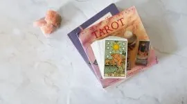 Bói bài Tarot vận tình cảm tháng 8: Góc yêu mới từ The emperor